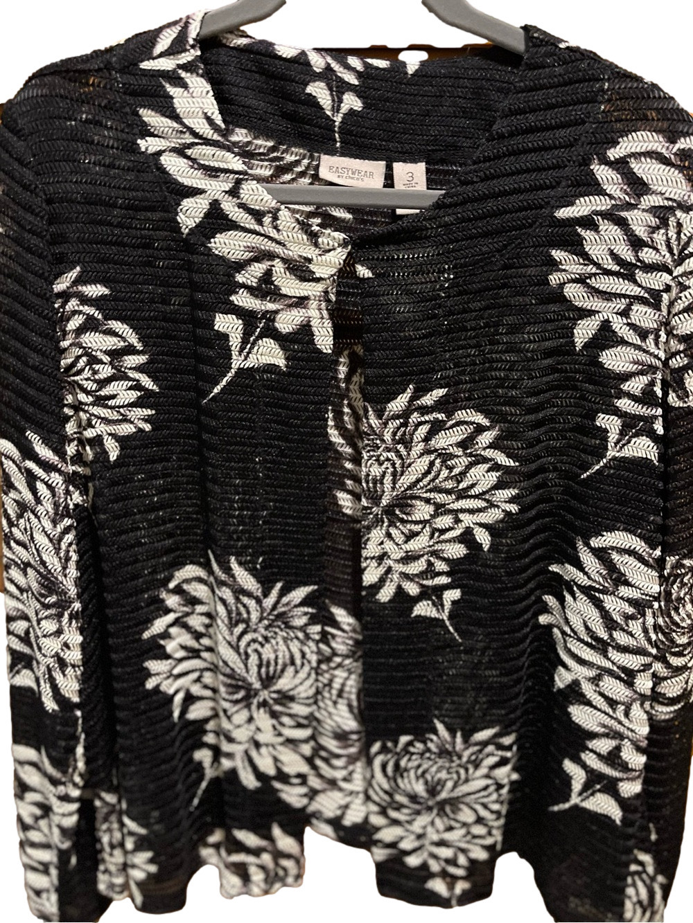 12. WOMENS CHICO’S 3/XL DETAIL TOP